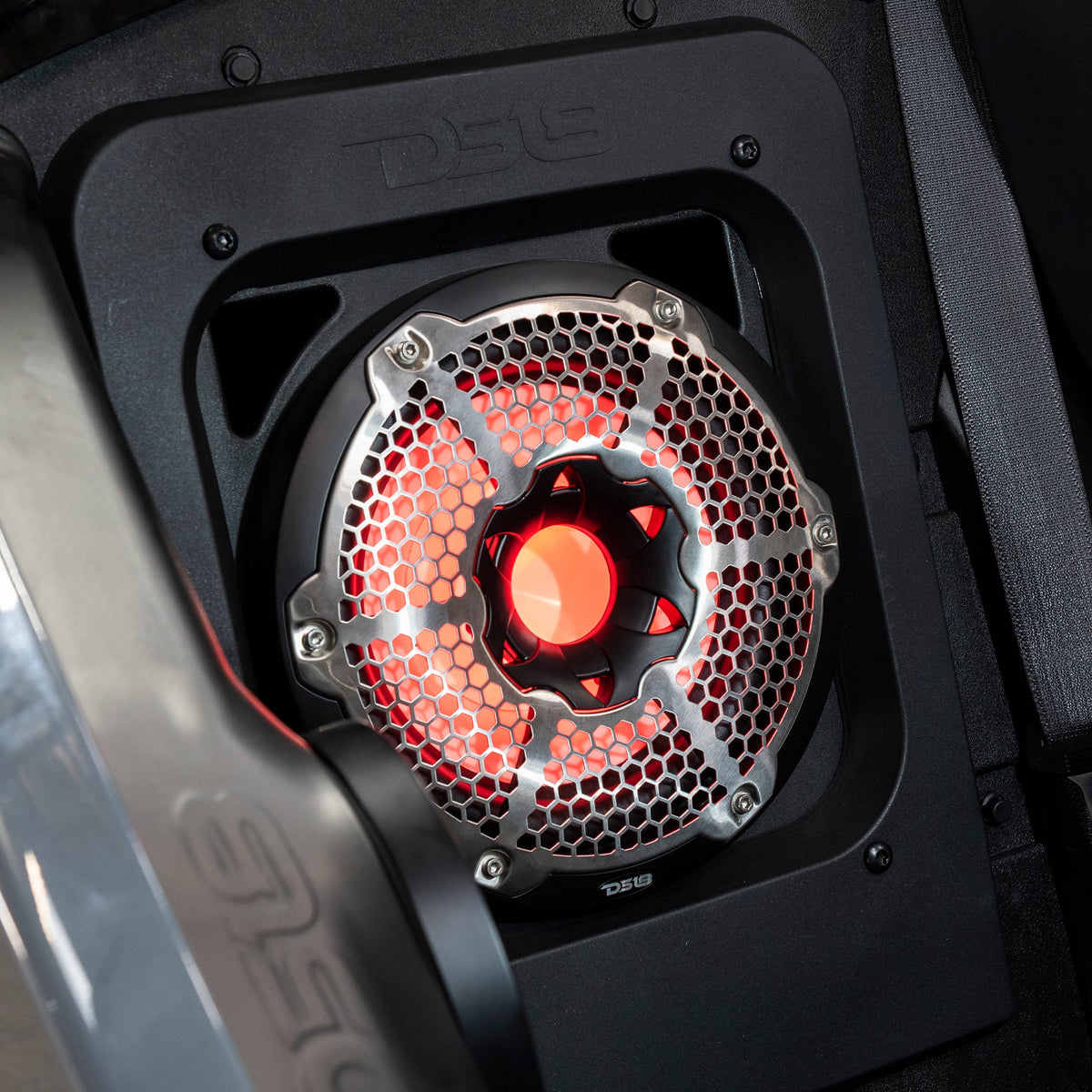 DS18 SLG-RSUB10 for the Polaris Slingshot